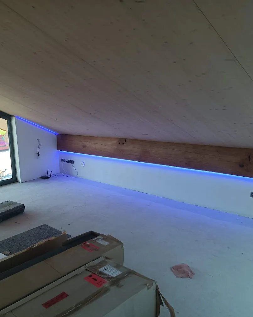 LED-Band Dachgeschoss